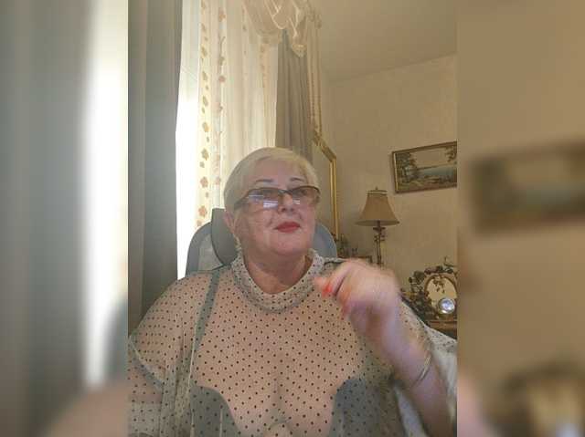KarinkaSweet live cam on BongaCams