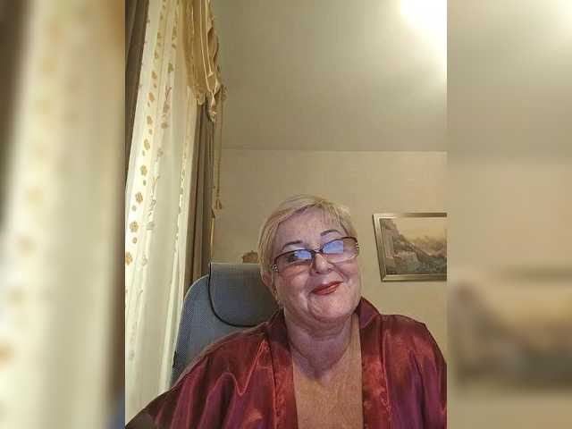 KarinkaSweet live cam on BongaCams