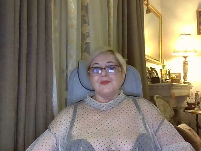 KarinkaSweet live cam on BongaCams
