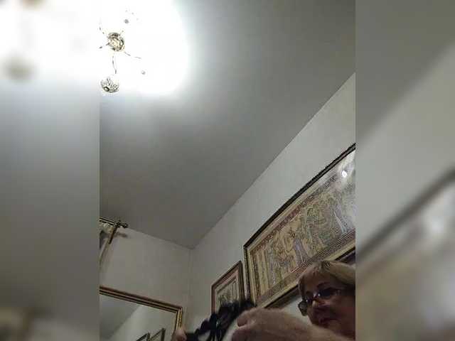 KarinkaSweet's BongaCams show and profile