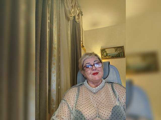 KarinkaSweet live cam on BongaCams