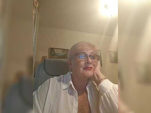 KarinkaSweet live cam on BongaCams
