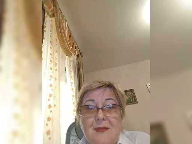 KarinkaSweet live cam on BongaCams