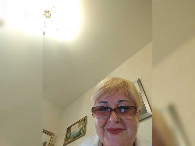 KarinkaSweet live cam on BongaCams