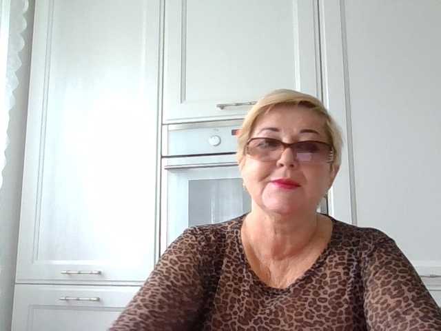 KarinkaSweet — live female cam