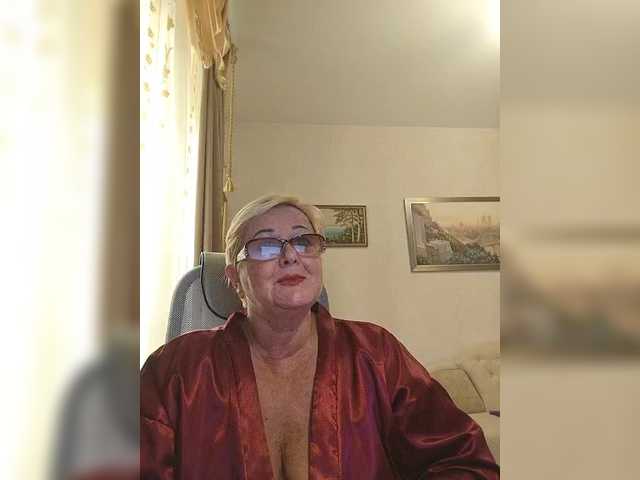 KarinkaSweet live cam on BongaCams