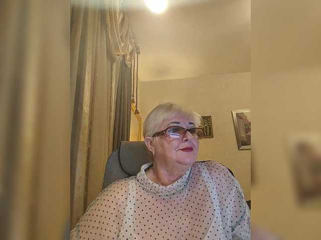 KarinkaSweet live cam on BongaCams
