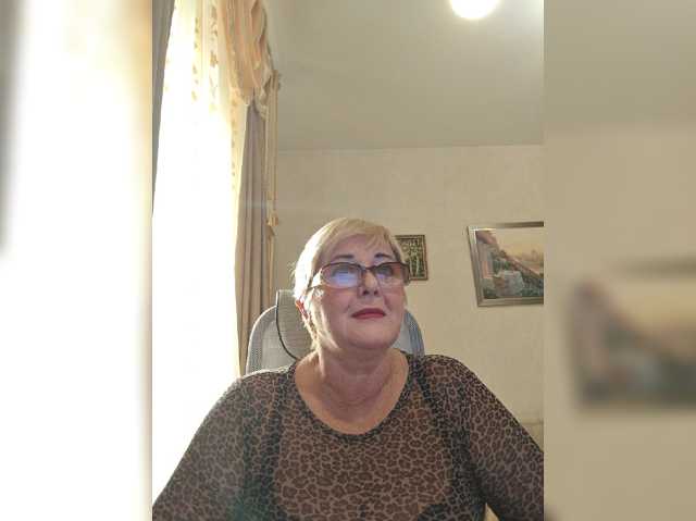 KarinkaSweet live cam preview