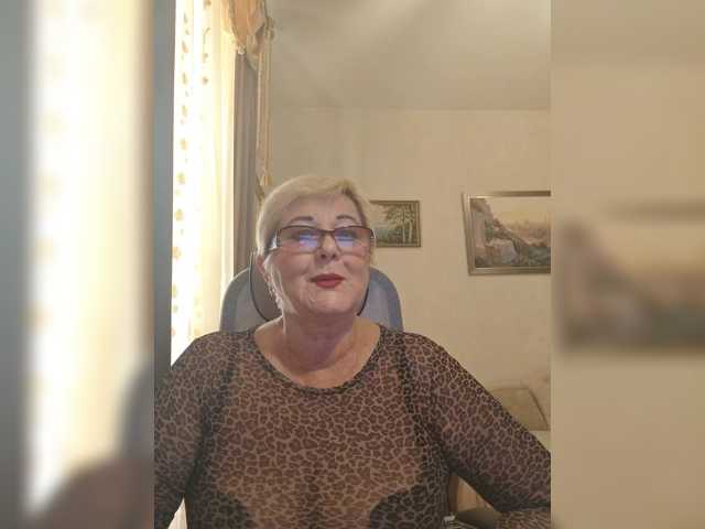 KarinkaSweet live cam on BongaCams