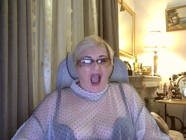 KarinkaSweet live cam preview