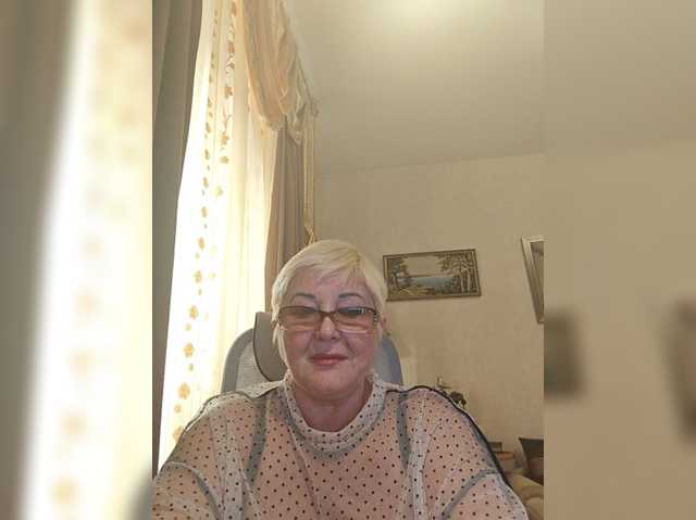 KarinkaSweet live cam on BongaCams