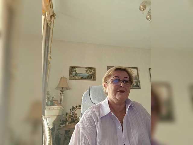 KarinkaSweet live cam on BongaCams