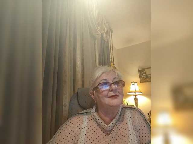 KarinkaSweet live cam on BongaCams