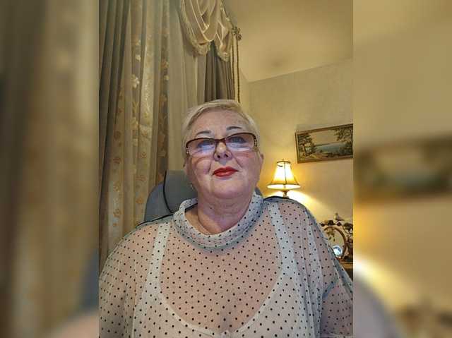 KarinkaSweet live cam on BongaCams