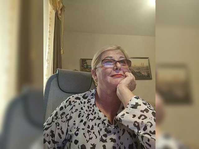 KarinkaSweet live webcam show