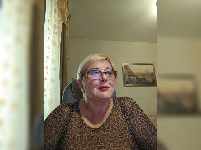 KarinkaSweet live cam preview