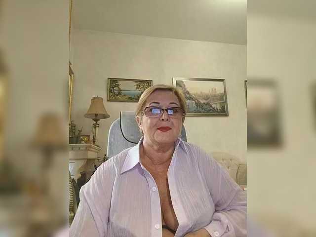KarinkaSweet live cam on BongaCams