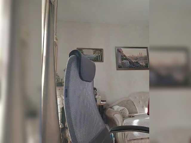 KarinkaSweet live cam on BongaCams