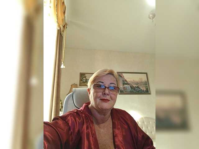 KarinkaSweet live cam on BongaCams