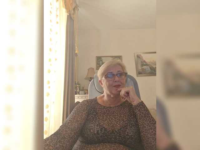 KarinkaSweet live cam on BongaCams