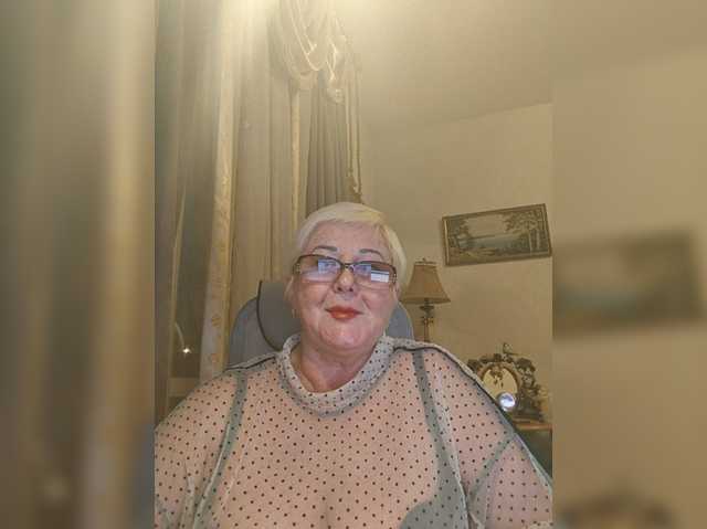 KarinkaSweet live cam on BongaCams