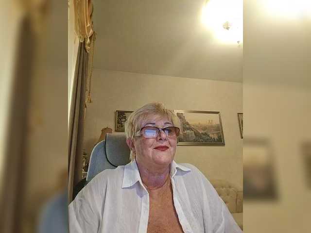 KarinkaSweet live cam on BongaCams