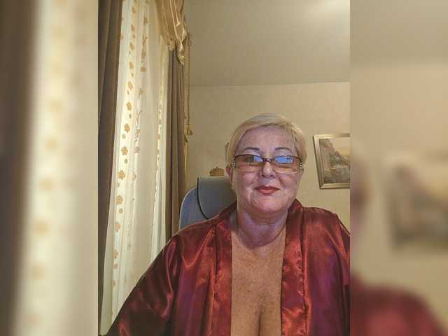 KarinkaSweet live cam on BongaCams