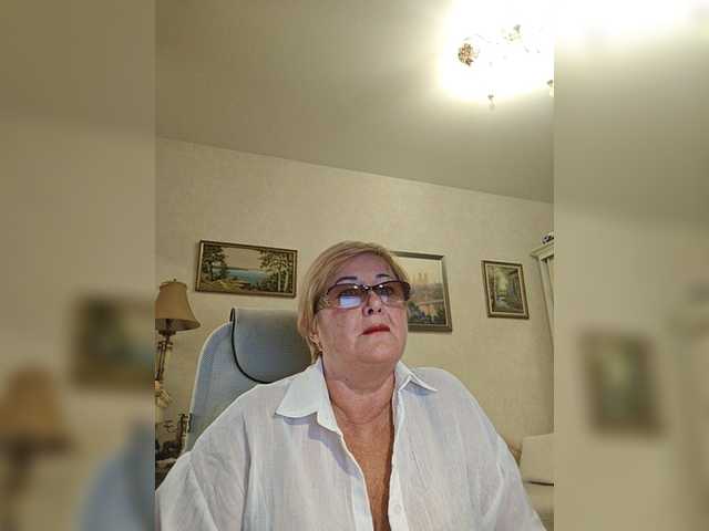 KarinkaSweet live cam on BongaCams