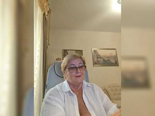 KarinkaSweet live cam on BongaCams