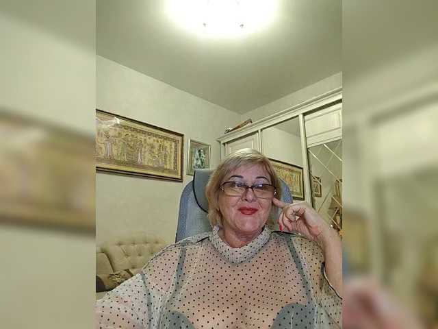 KarinkaSweet's BongaCams show and profile
