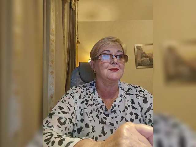 KarinkaSweet live webcam show