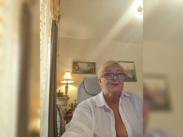 KarinkaSweet live cam on BongaCams