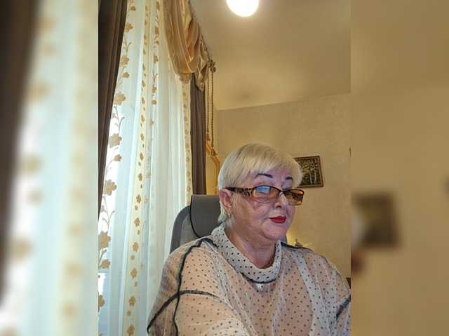 KarinkaSweet live cam on BongaCams