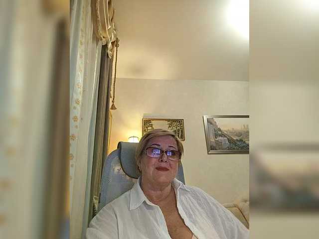KarinkaSweet live cam on BongaCams