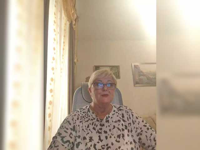 KarinkaSweet live webcam show