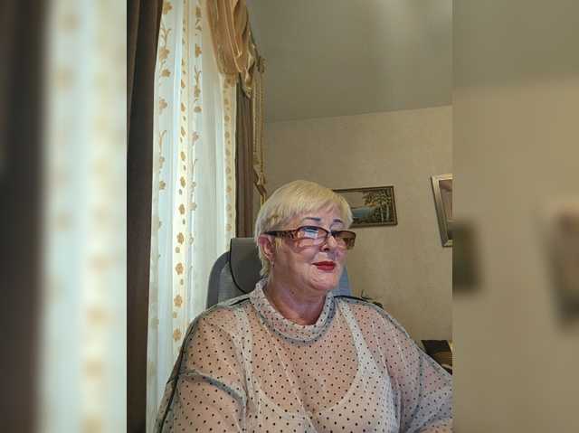 KarinkaSweet live cam on BongaCams