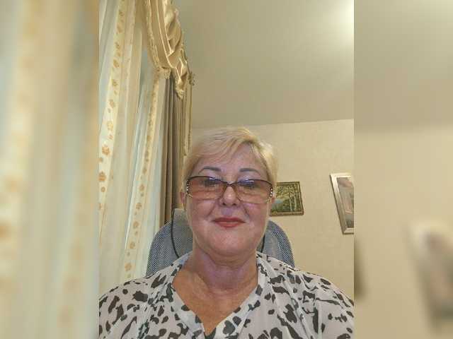 KarinkaSweet live webcam show