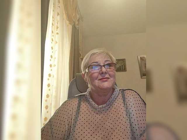 KarinkaSweet live cam on BongaCams