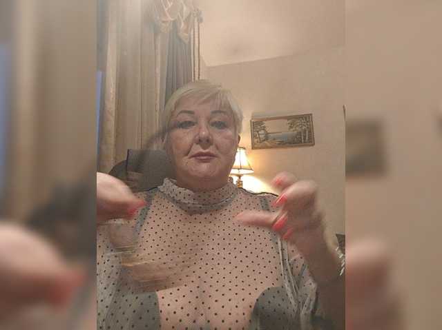 KarinkaSweet live cam on BongaCams