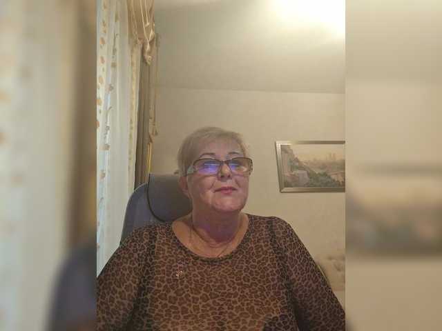 KarinkaSweet live cam on BongaCams
