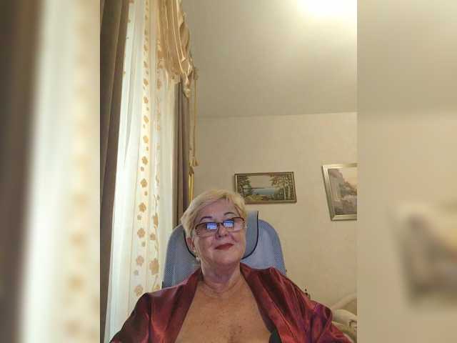 KarinkaSweet live cam on BongaCams