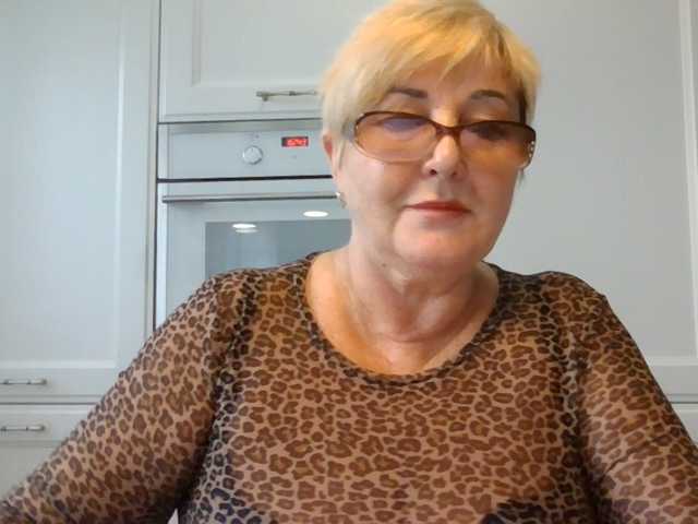KarinkaSweet live cam on BongaCams