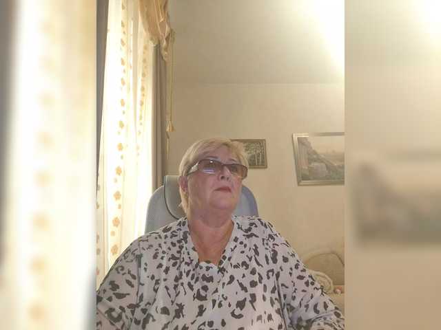 KarinkaSweet live webcam show