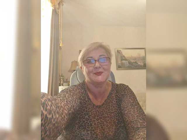 KarinkaSweet live cam on BongaCams