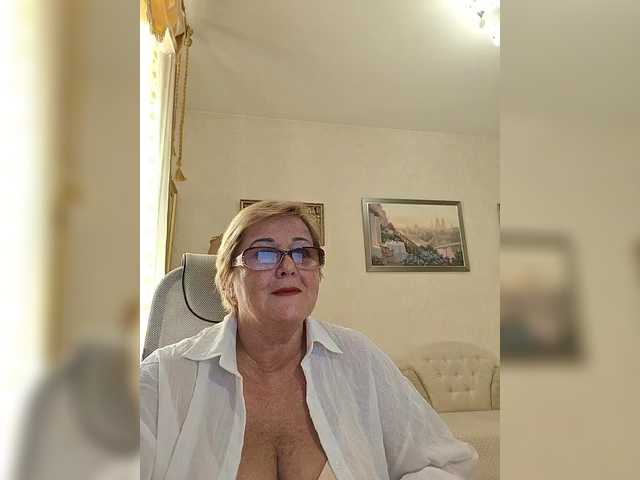 KarinkaSweet live cam on BongaCams