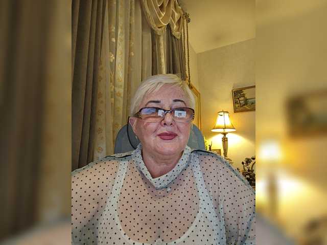 KarinkaSweet live cam on BongaCams