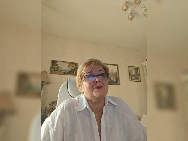 KarinkaSweet live cam on BongaCams