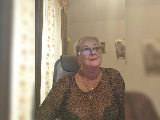 KarinkaSweet live cam on BongaCams