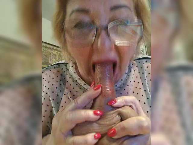 KarinkaSweet's BongaCams show and profile