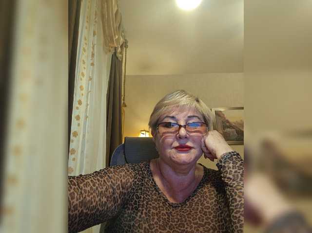 KarinkaSweet, en directo ahora en BongaCams